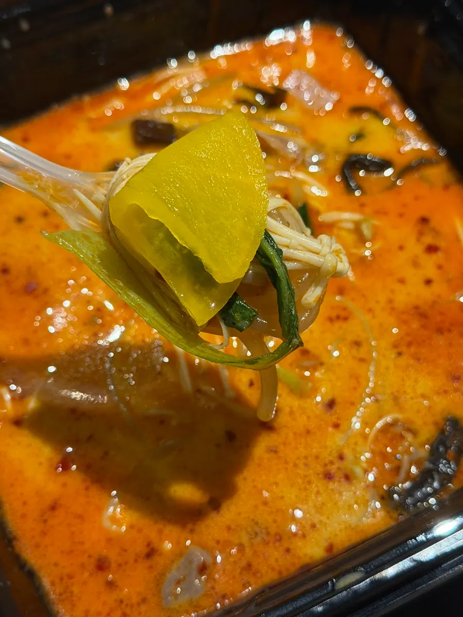 Chewy bunmoja soaked in broth