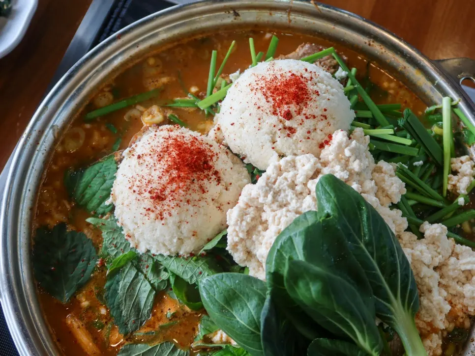 Sundubu gamjatang pot before it starts to boil