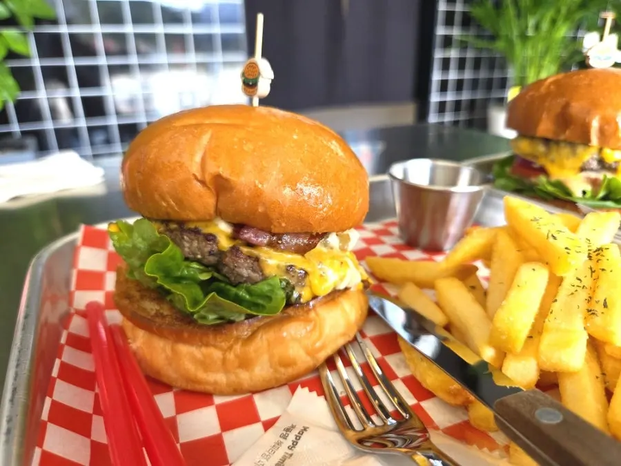 モアナバーガーと一緒に出されたフライドポテト