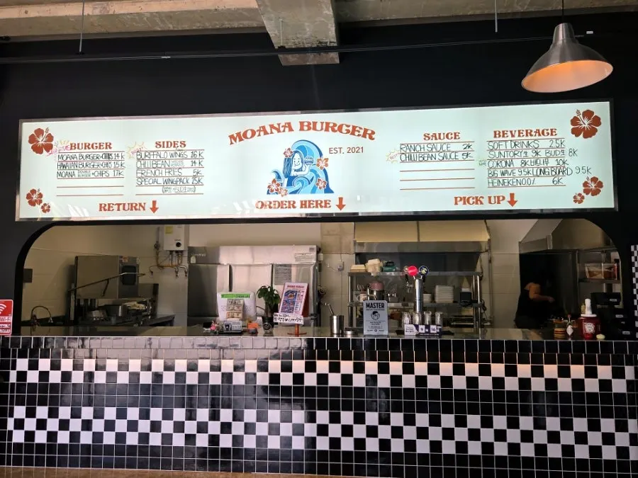モアナバーガーのおしゃれな店内インテリア