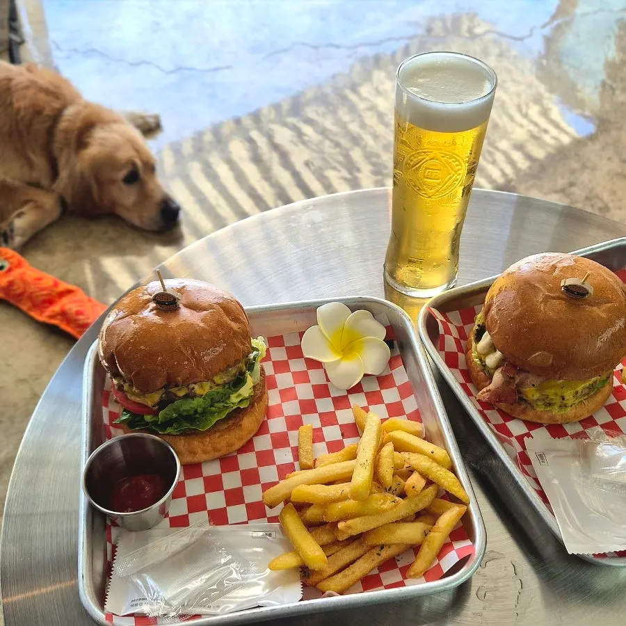 Moana Burger interior with reflective mirrors