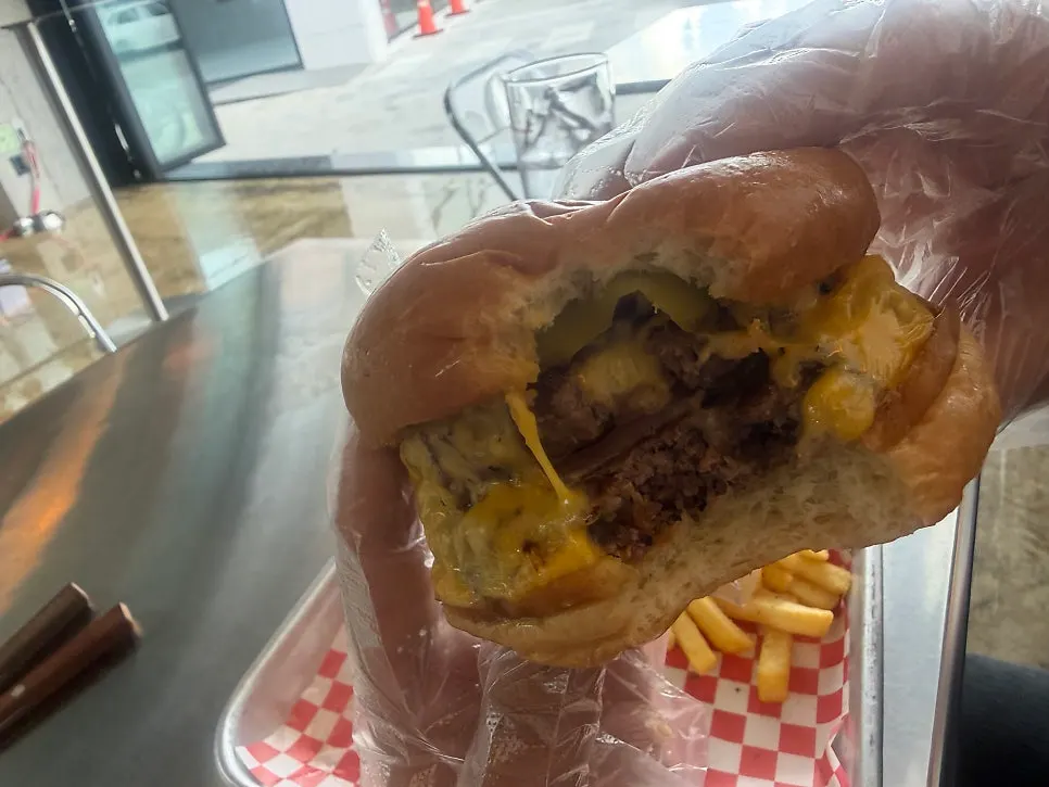 Cross-section of the thick-pattied Moana Burger