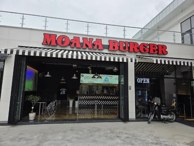 Exterior entrance of Moana Burger