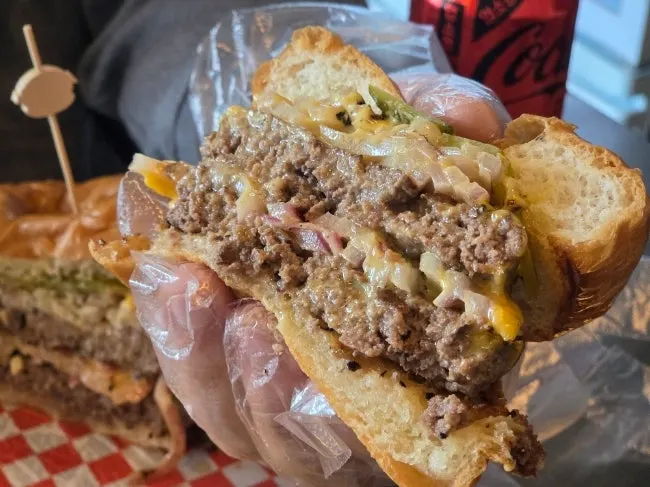 Moana Burger with vegetables and a patty