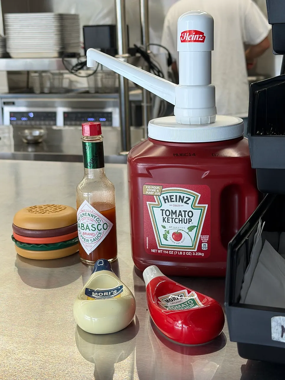 Plating of the Moana Burger set