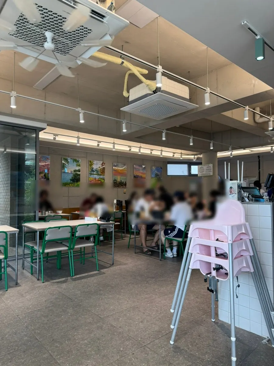 Hall seating with lunch customers