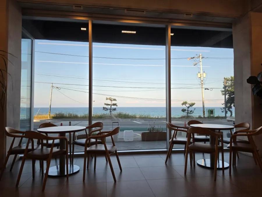 Table seating on Baegya Coffee's 1st floor