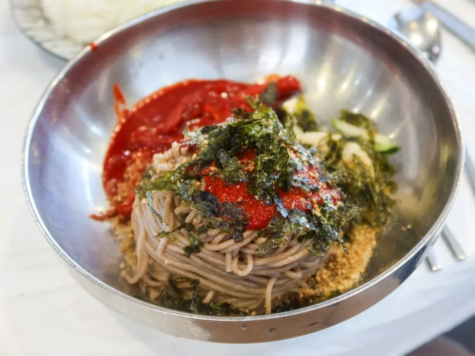 Spicy mixed makguksu with special sauce