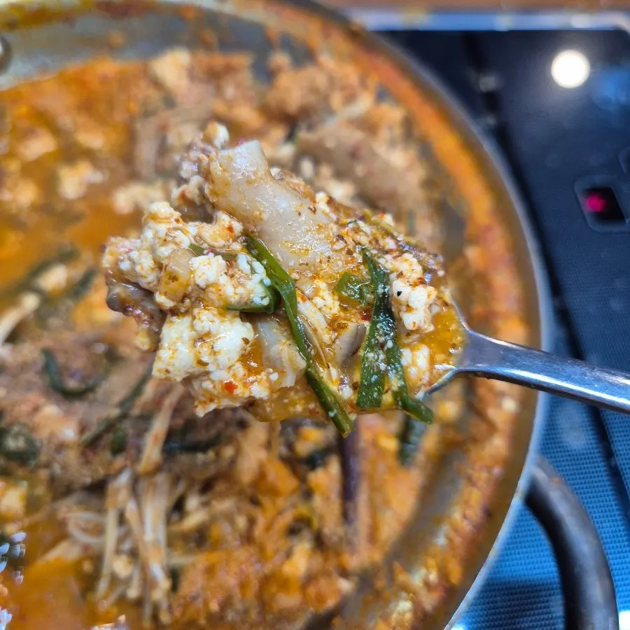 순두부 콩비지 소곱창전골 구성