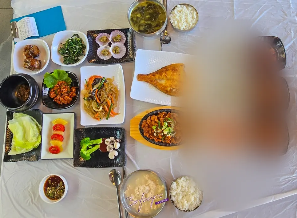 Full spread of the Saimdang set meal