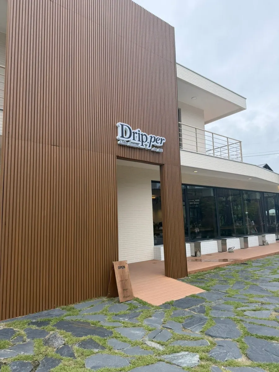 Dog-friendly outdoor terrace