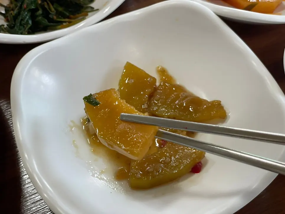 나물과 조림 등 밑반찬 종류