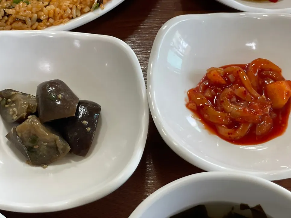 가지나물과 오징어젓갈 밑반찬
