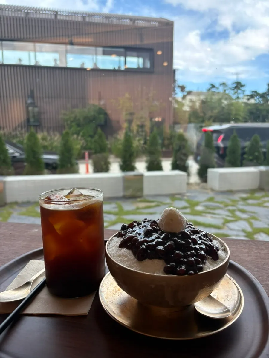 Order of iced Americano and handmade patbingsu