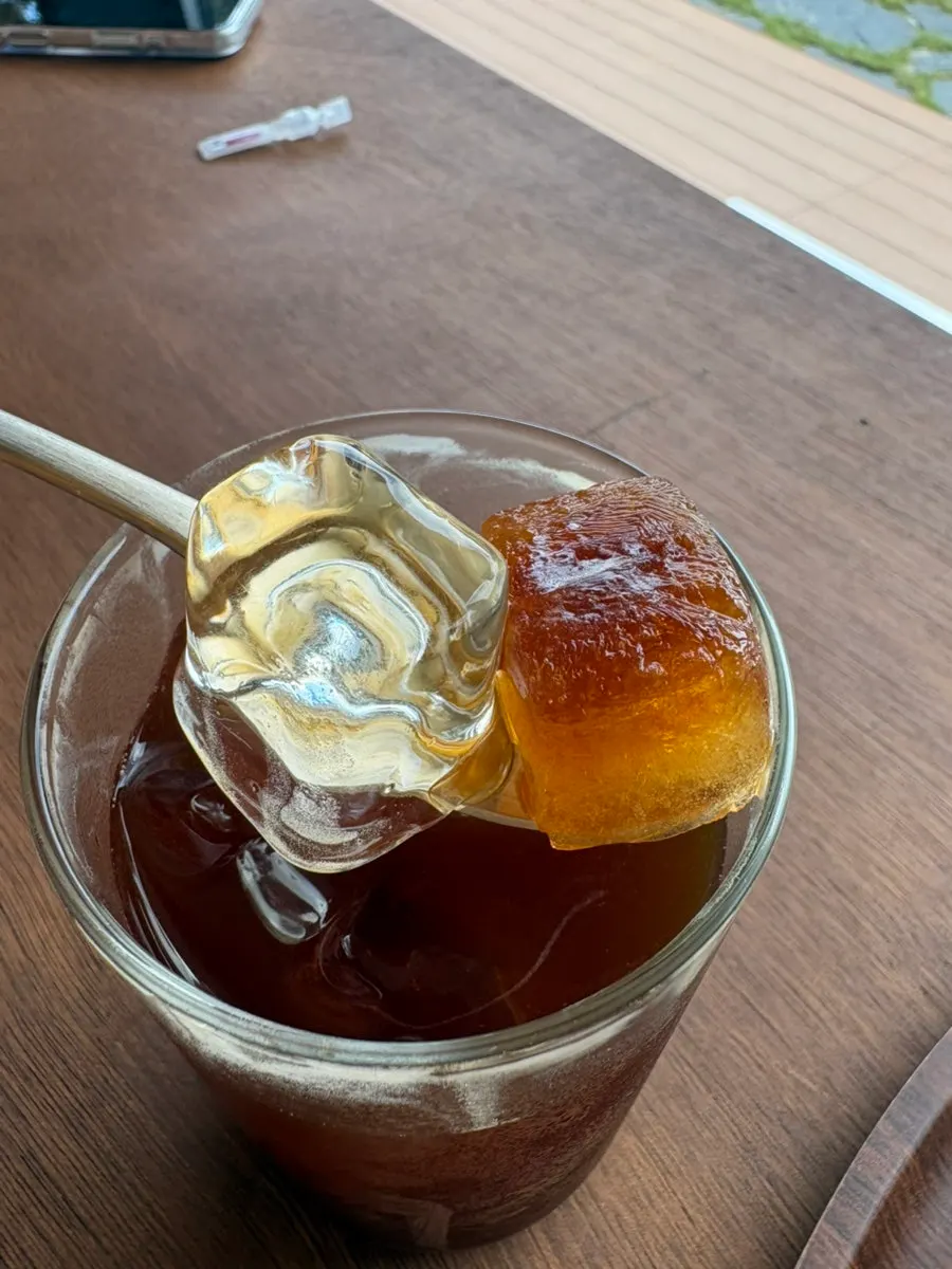 Iced Americano with almost no acidity