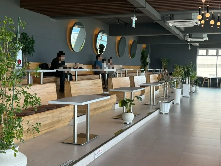1st-floor bakery and ordering space at Baegya Coffee