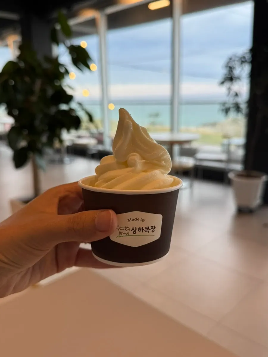 A cup of matcha latte from Baegya Coffee