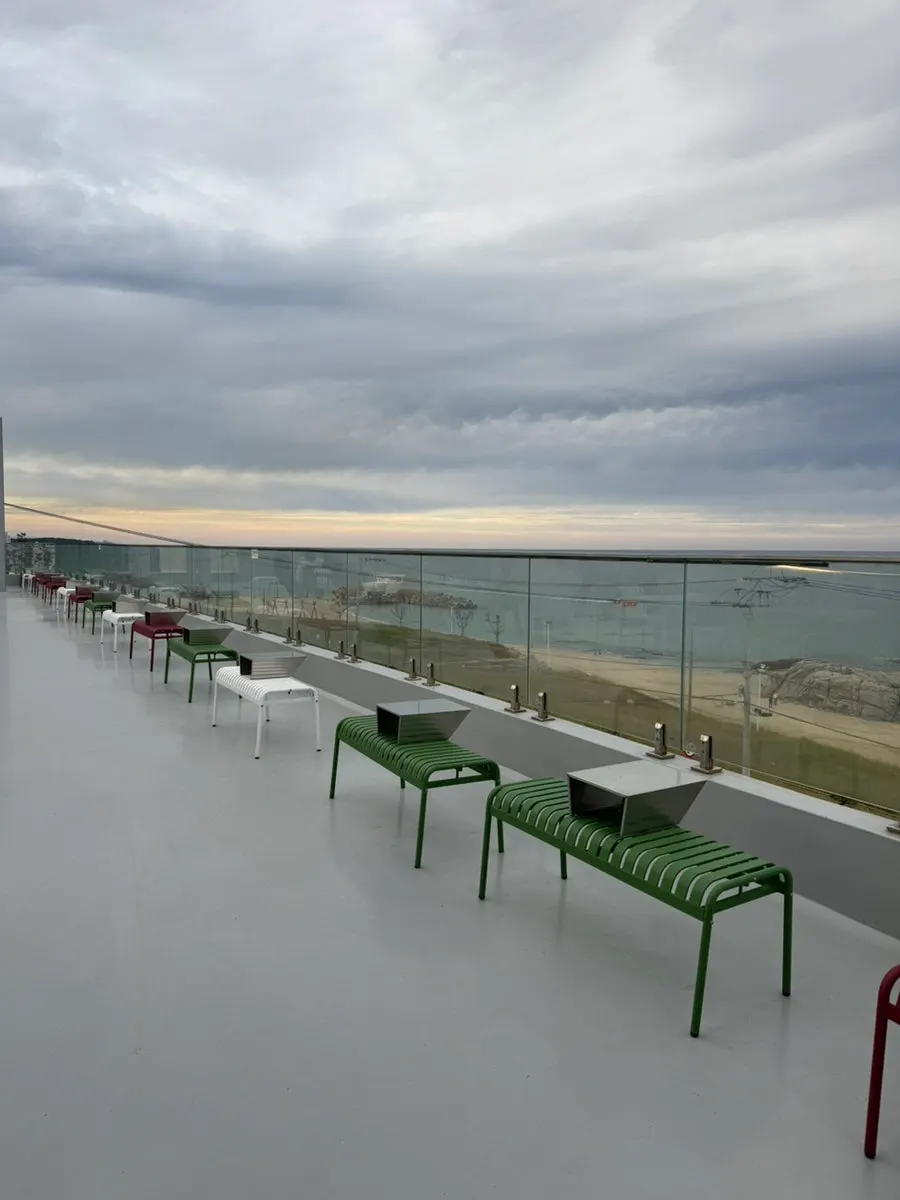 Rooftop seating that runs as a no-kids zone