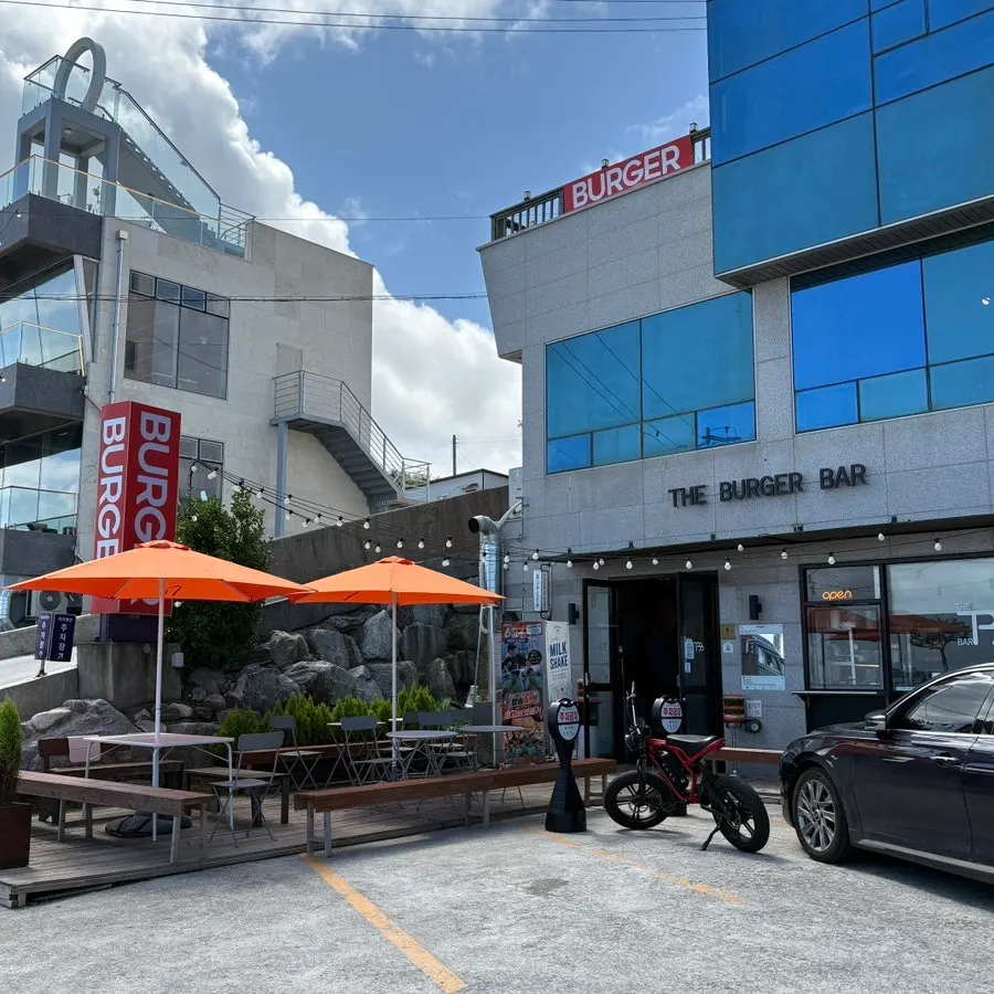 Scenery around Burger Bar by Sageunjin Beach