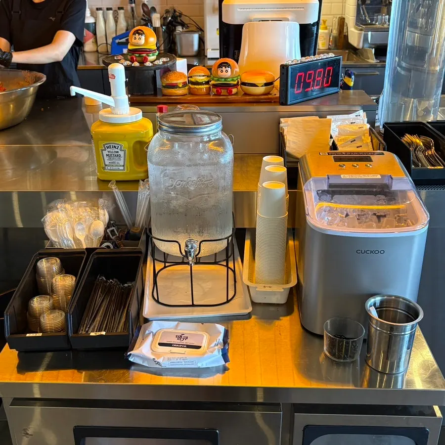 Burger Bar self-service bar