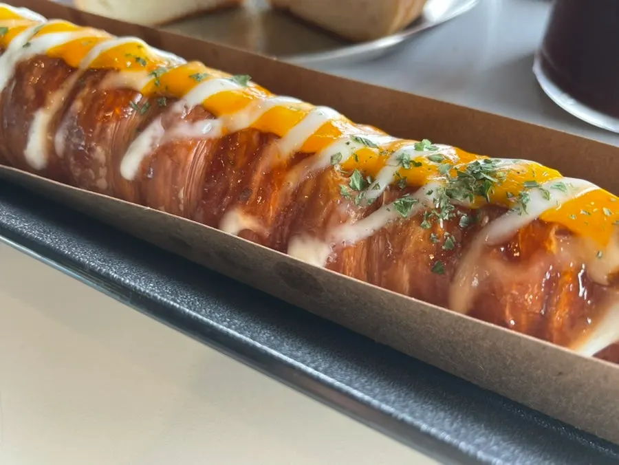 Long longe sausage bread