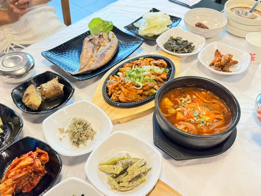 Visiting Saimdang Bueok Korean set-meal restaurant near Ojukheon
