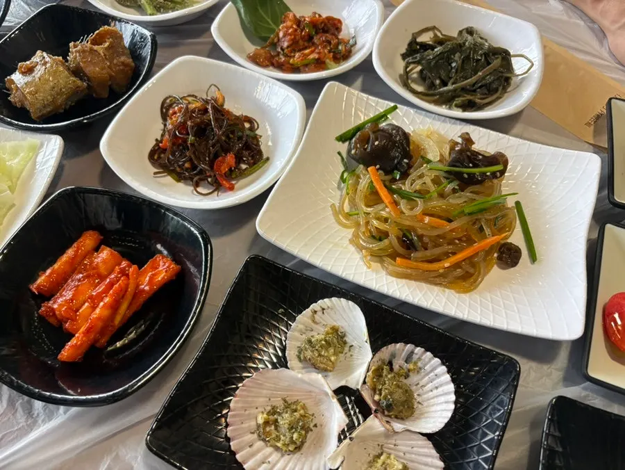 Saimdang Bueok Korean set table in Gangneung