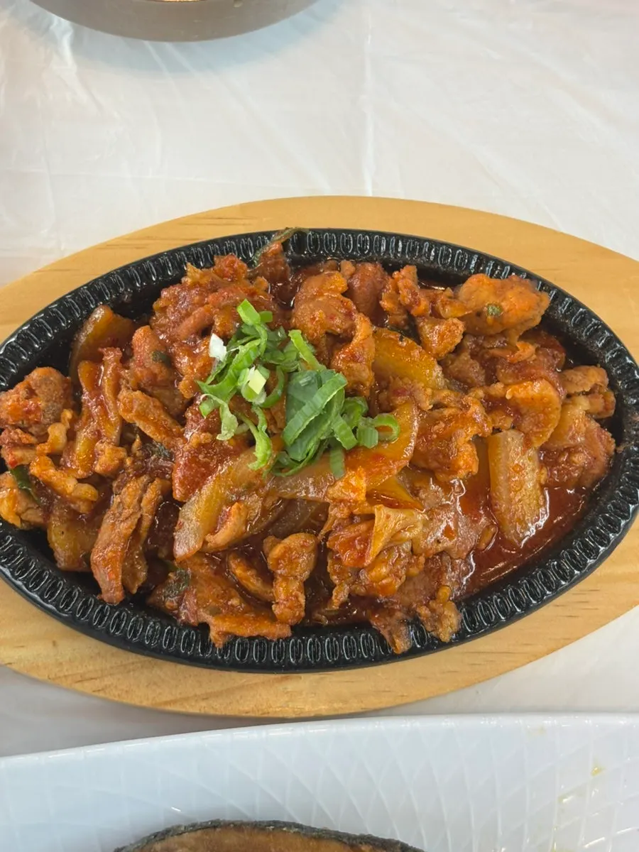 Spicy pork and grilled flounder in the Saimdang Set