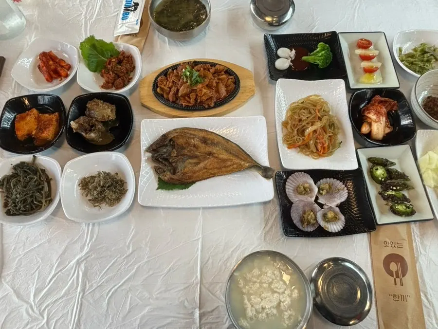 A full meal with Chodang soft tofu and side dishes