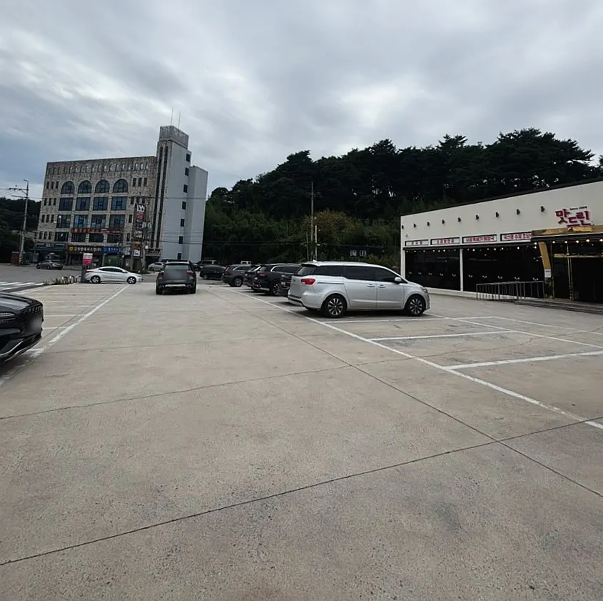 사임당부엌 넓은 주차장