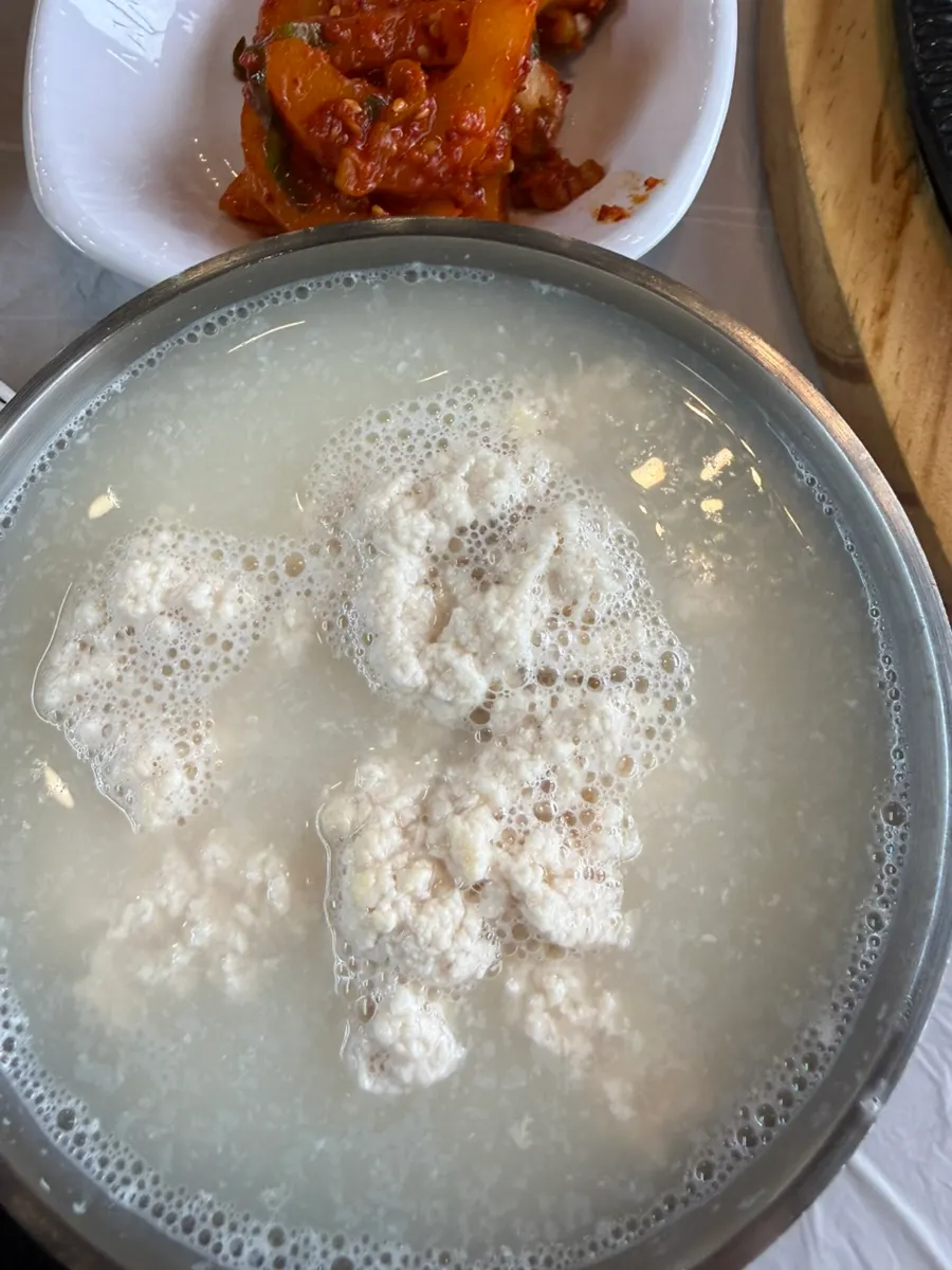 Saimdang Han-sang table set with plenty of side dishes