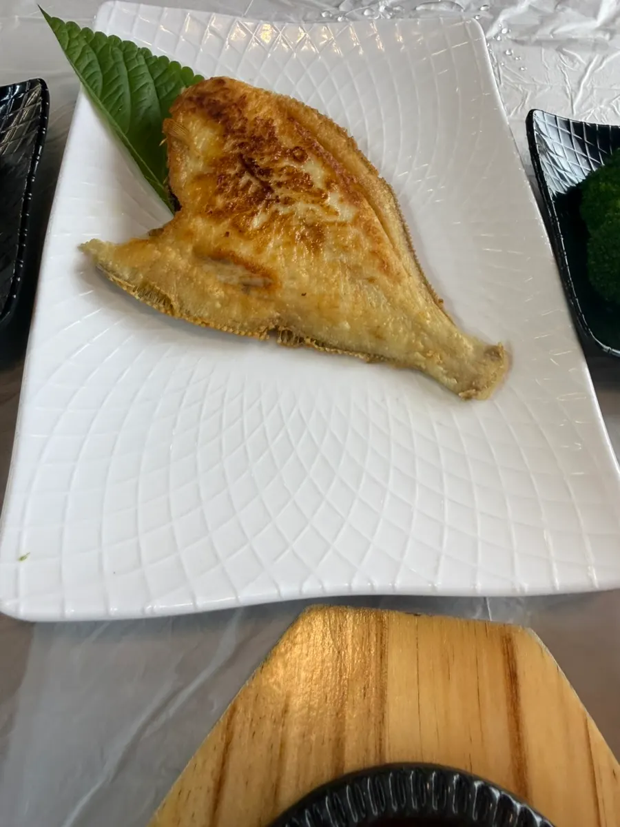 Miyeok-guk generously filled with seaweed