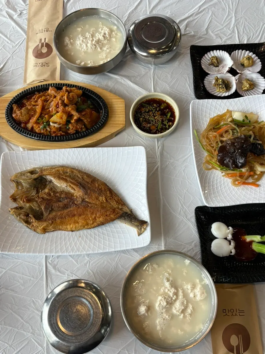Well-seasoned spicy pork at Saimdang Bueok