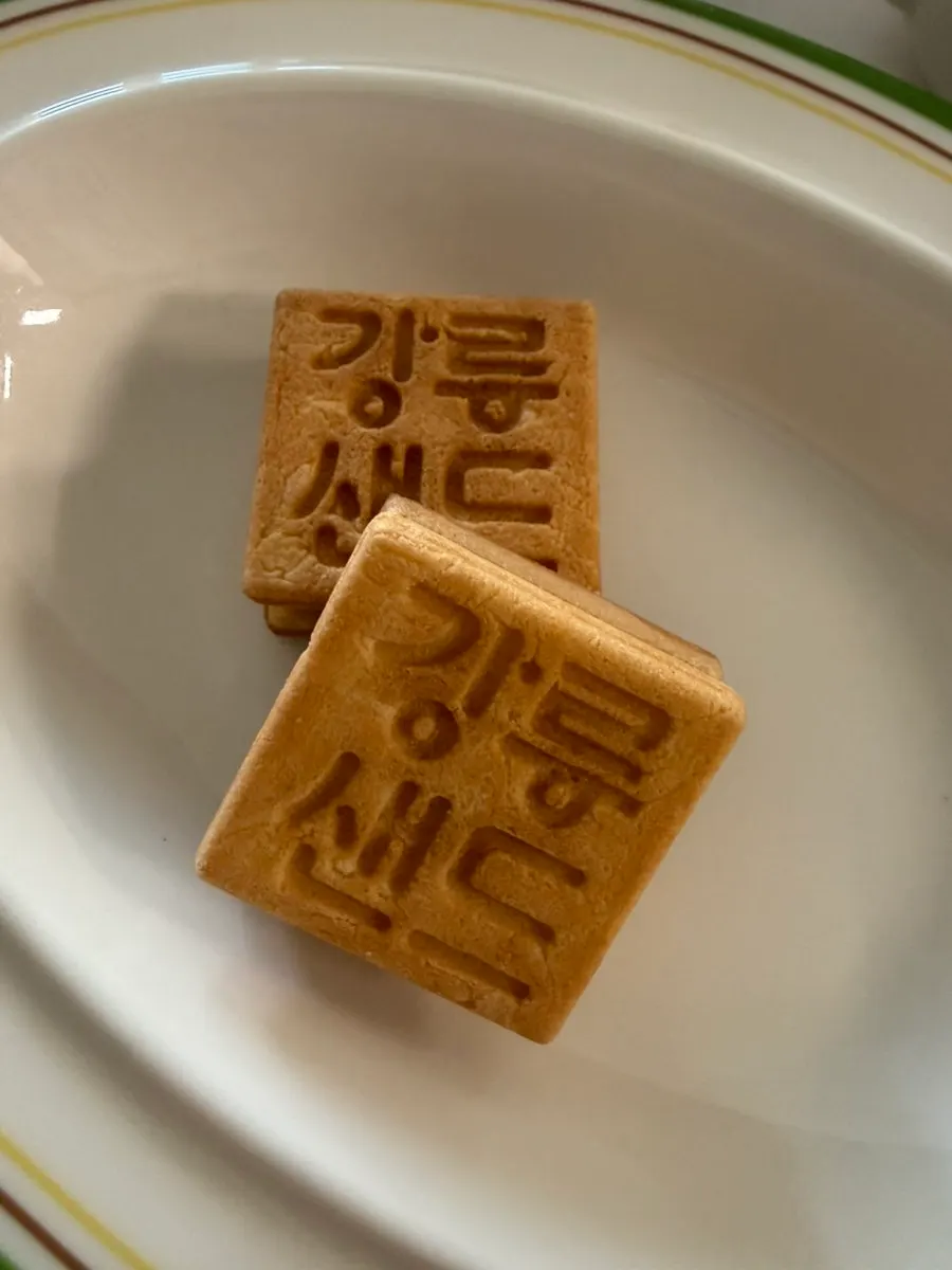 Gangneung Sand enjoyed with milk