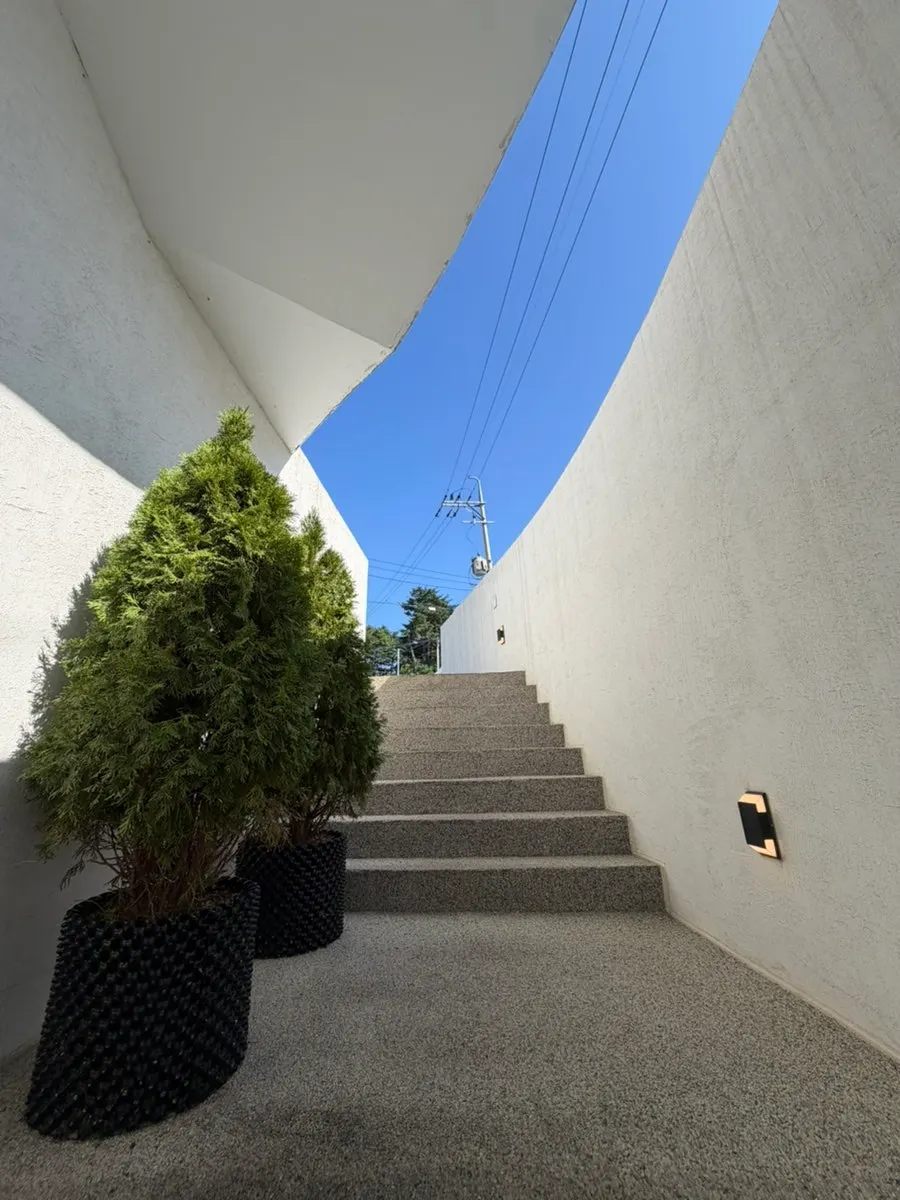 Free parking lot and building at Gangneung Sand Main Branch