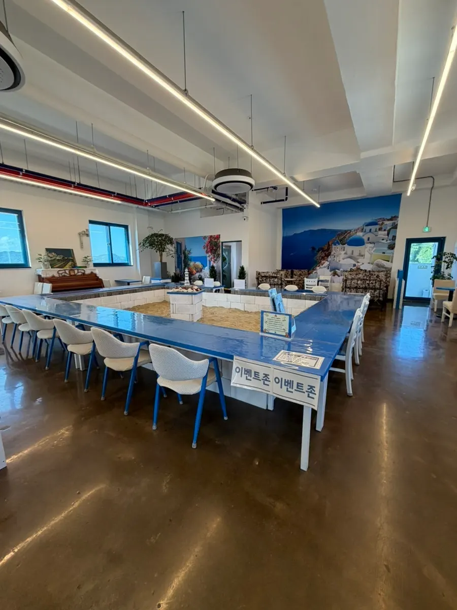 Interior space at Gangneung Sand Main Branch