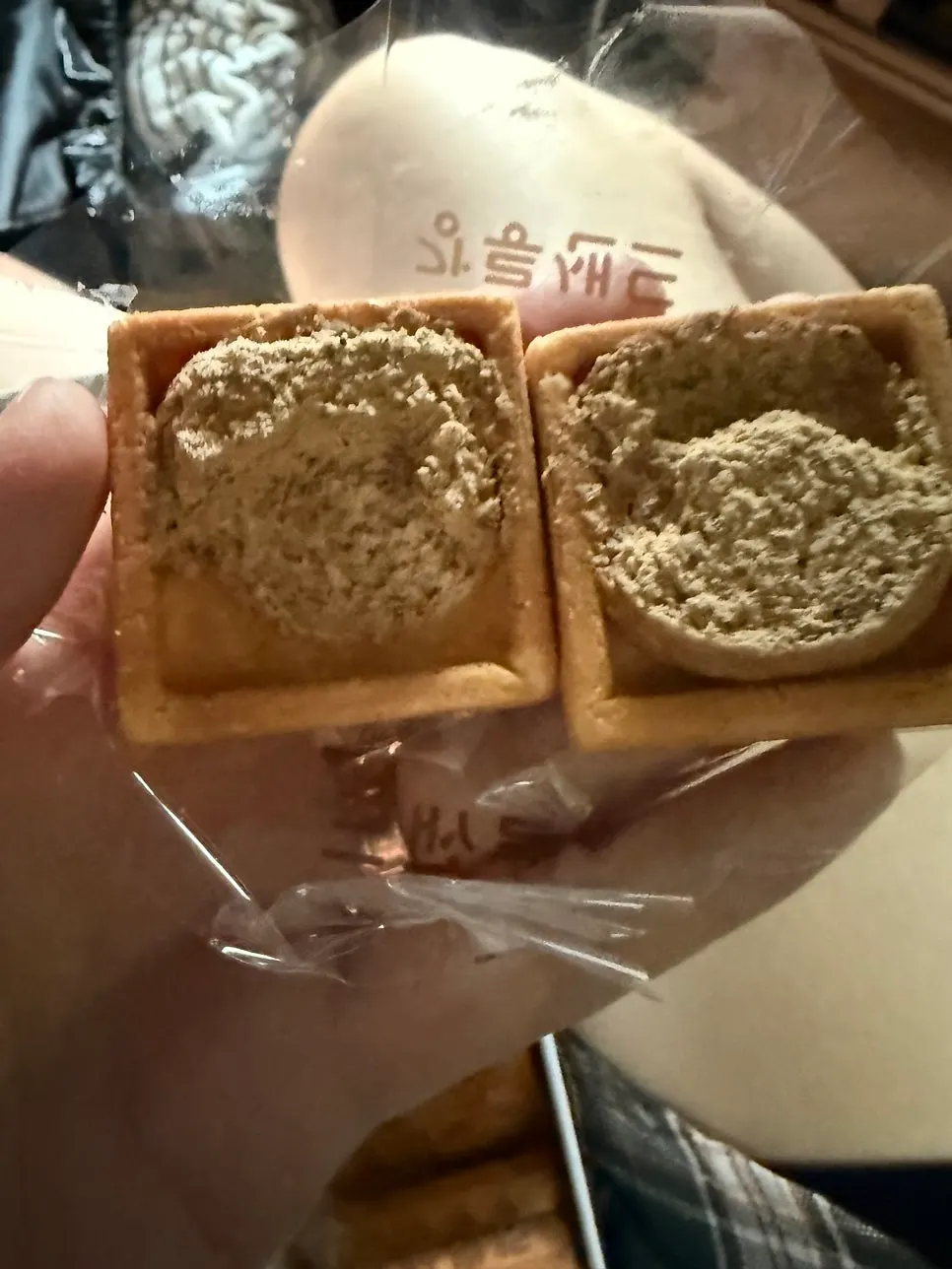 クリームがたっぷり入った江陵サンド