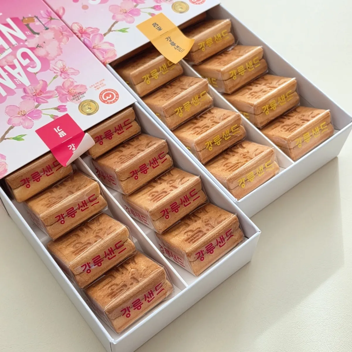チョダンとうもろこし味といちご味の江陵サンドの個包装