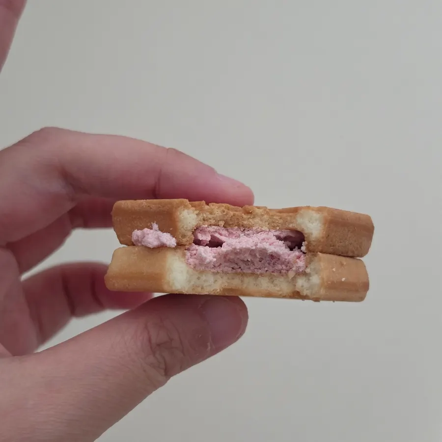 チョダンとうもろこし味の江陵サンドの断面
