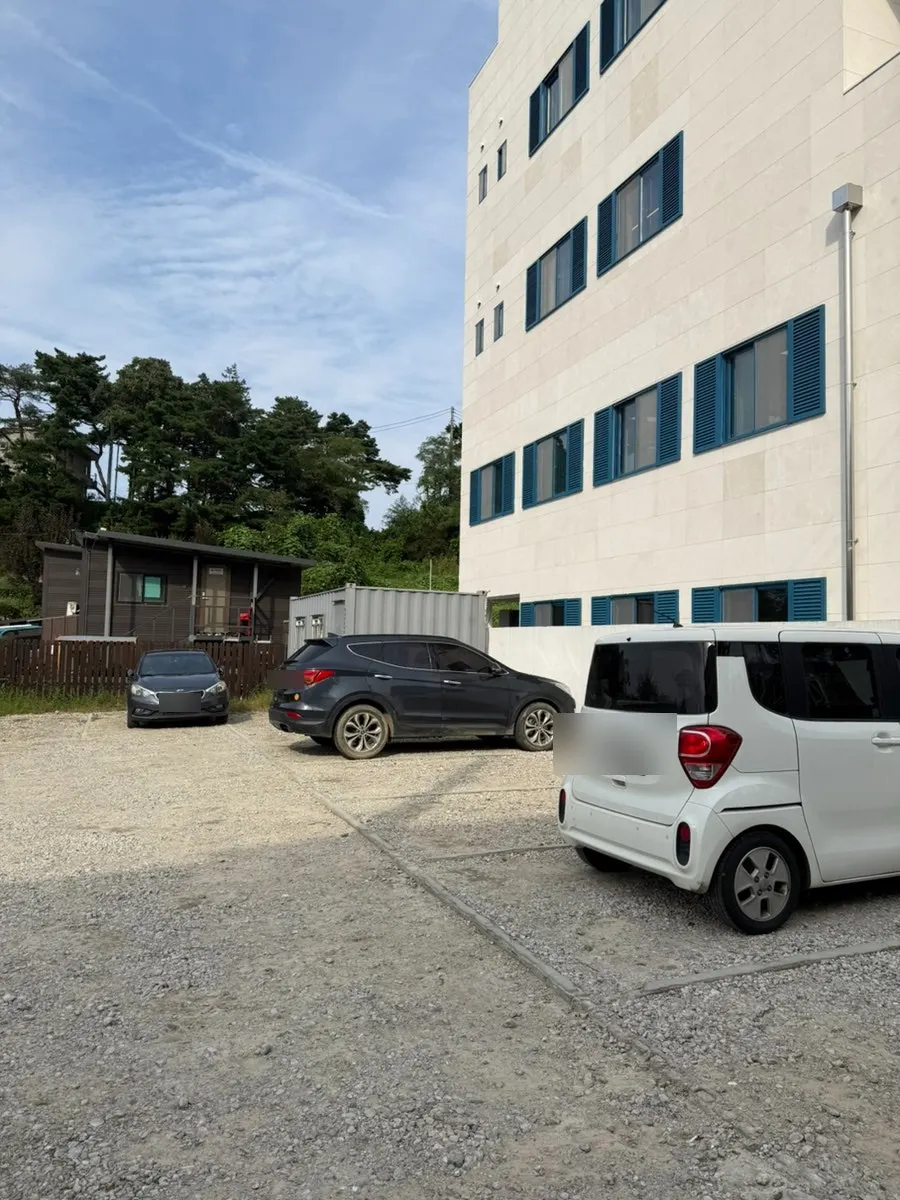 Exterior of the large Gangneung Sand Main Branch building