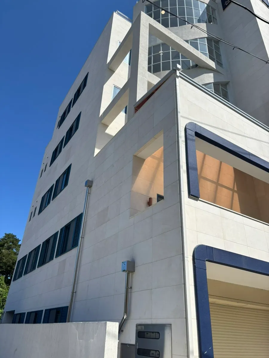 Exterior of the Gangneung Sand Main Branch building