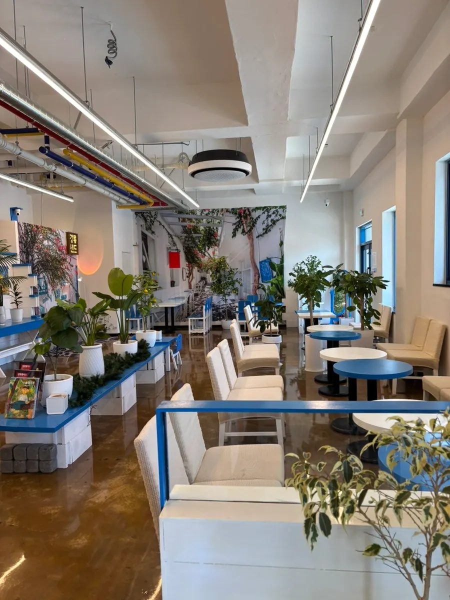 Browsing space inside Gangneung Sand Main Branch