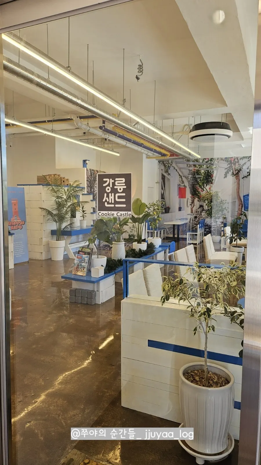 Display of Gangneung Sand's tourism souvenir competition awards