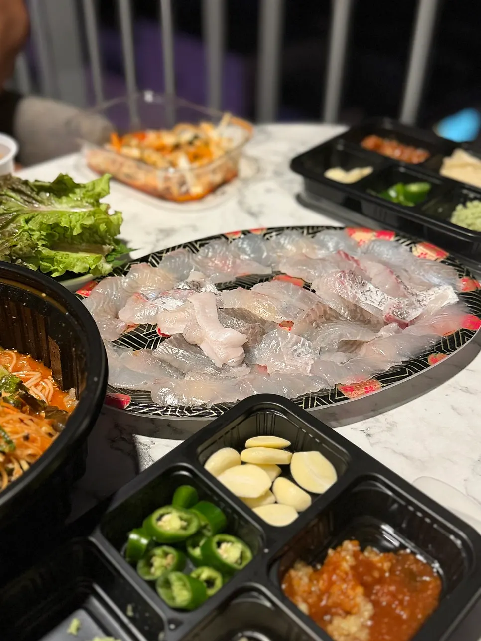 바다가 보이는 테라스 포장 저녁