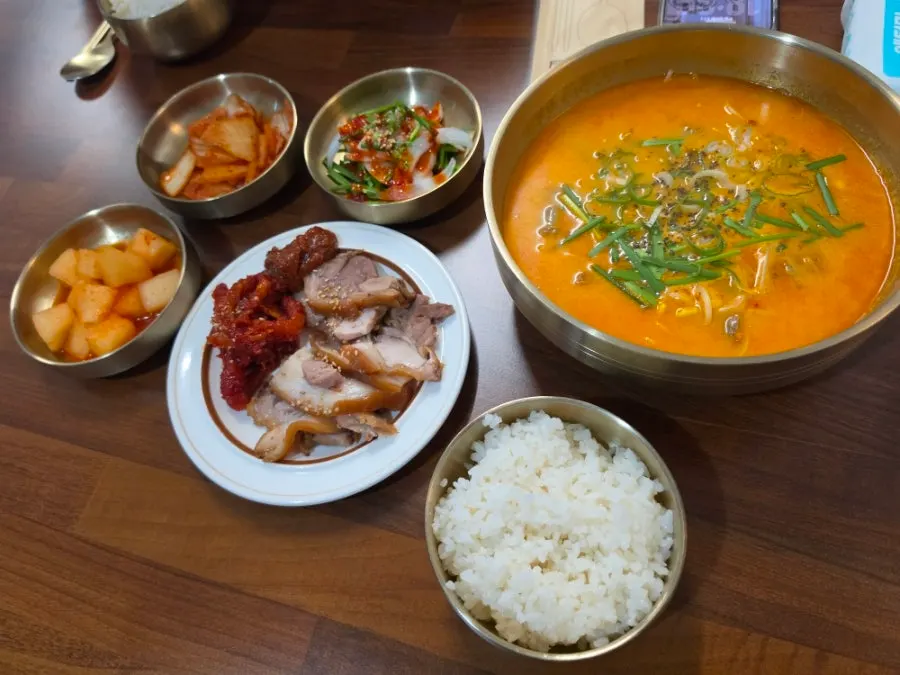 맛보기족발과 코다리무침 한 접시