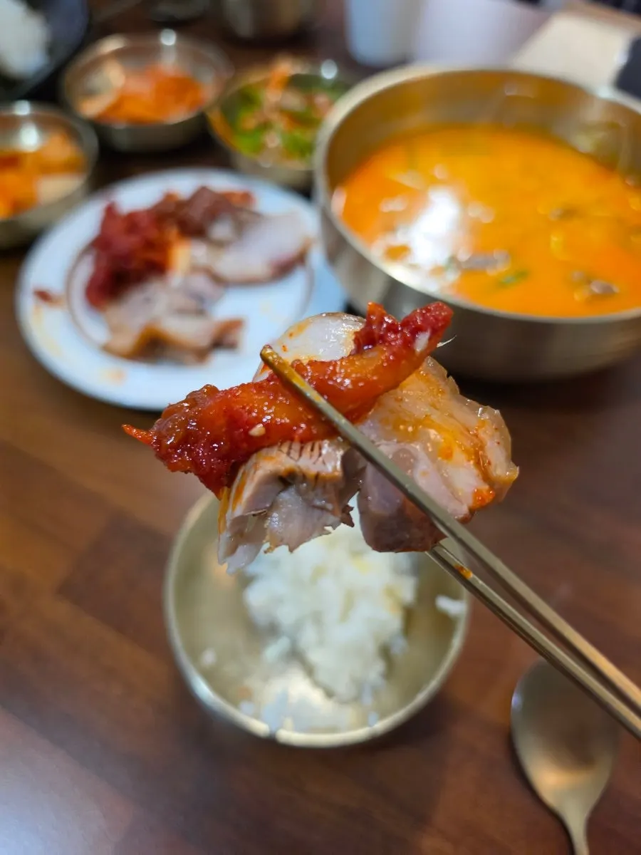 등심1 안심1로 주문한 한돈돈까스와 별도 소스