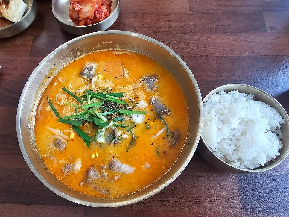 콩나물듬뿍 얼큰해장국밥