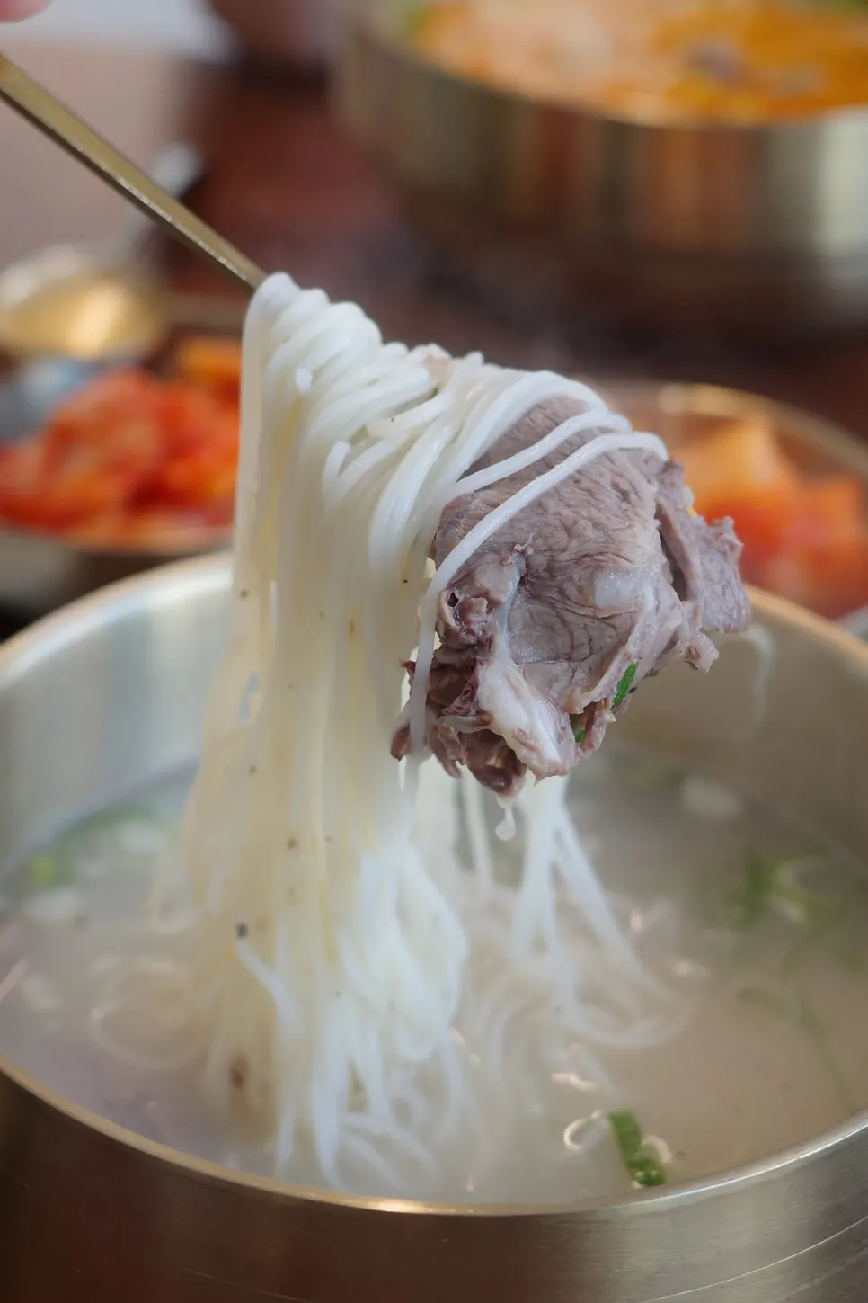 한우사골곰탕 국물 클로즈업