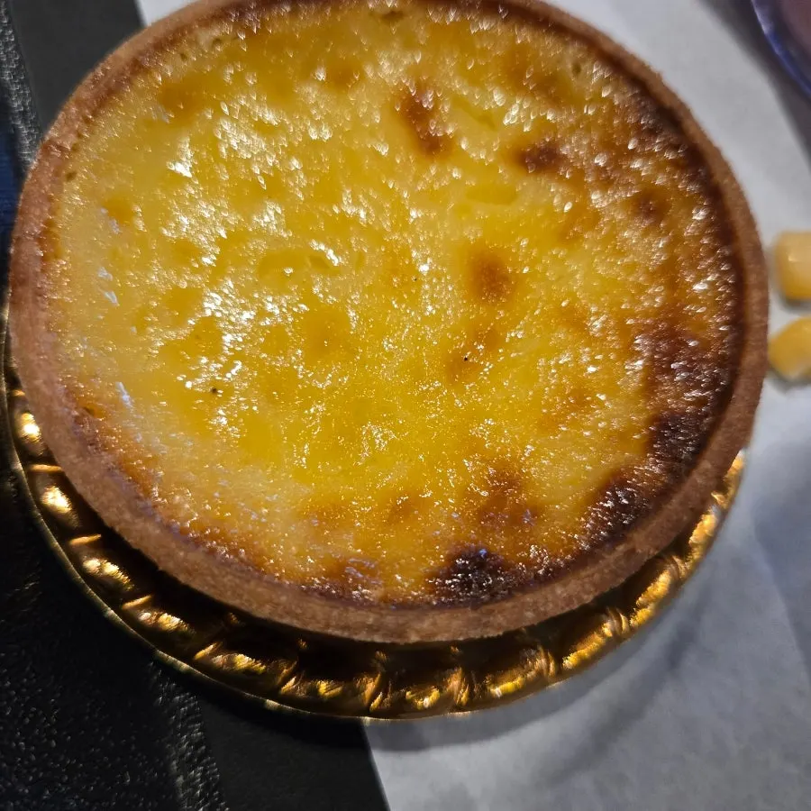 Jofteu Fred with its layered filling visible