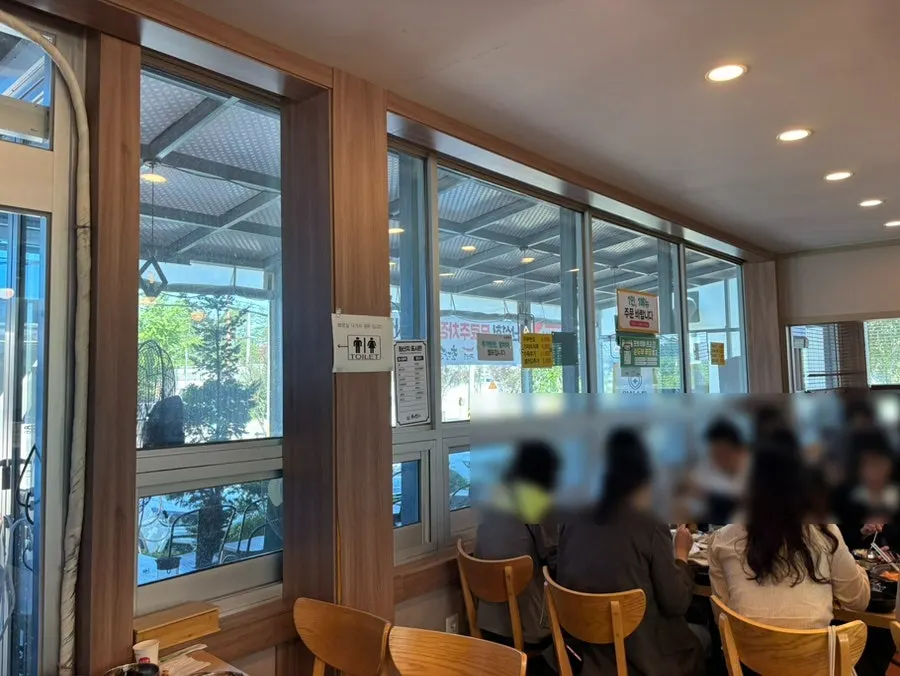 정은숙초당순두부 식당 내부 테이블